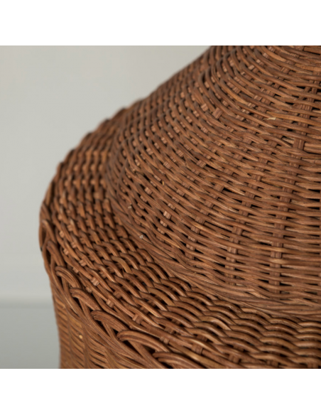 Vase sur pied en rotin