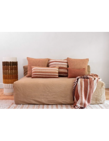 Coussin Tribu en coton crocheté main 50x50 cm